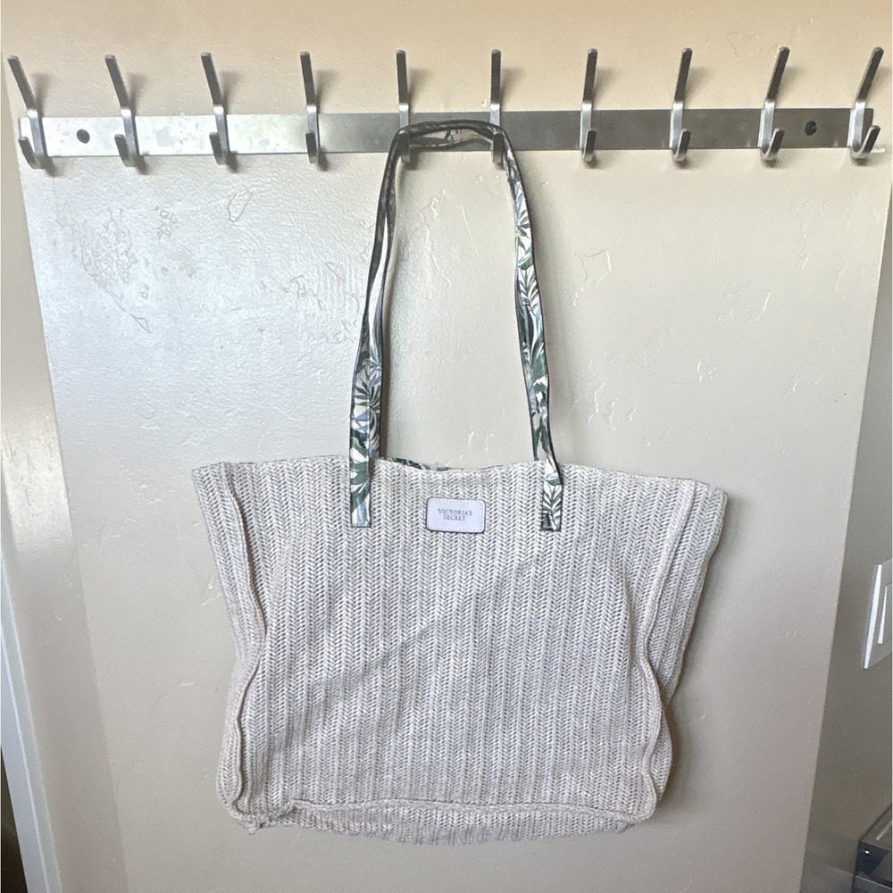 Victoria’s Secret Women’s Beige Woven Tote Tropical Lined Double Handles